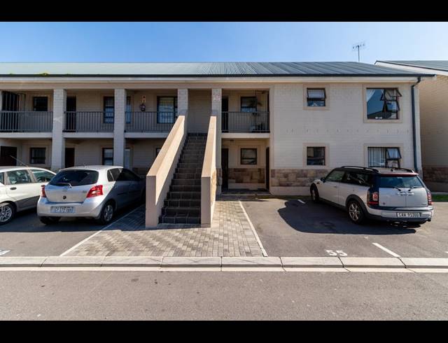2 BEDROOM APARTMENT SOLD IN BURGUNDY ESTATE